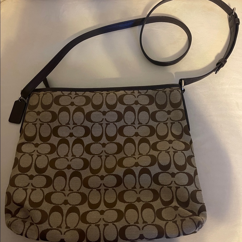 Authentic Coach Crossbody - Picture 4 of 12